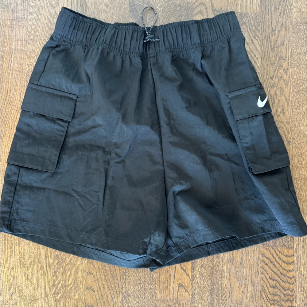 Nike Sportswear Loose Fit High Rise Cargo Shorts